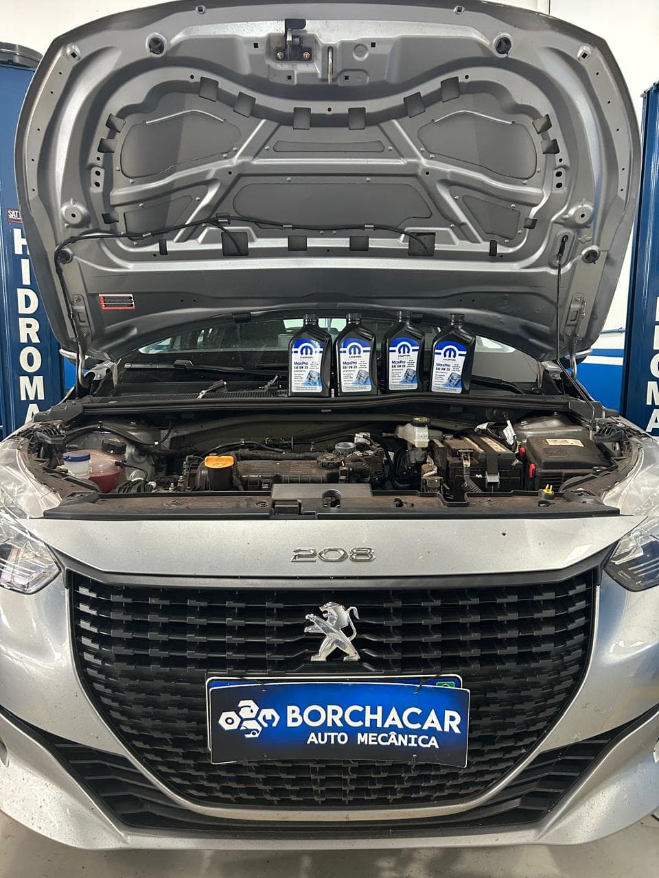 peugeot 208 na oficina borchacar mecanica em cascavel